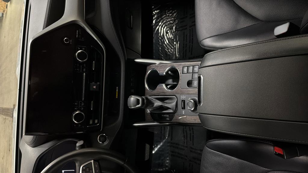 Used 2023 Toyota Highlander Platinum AWD/4WD image 22