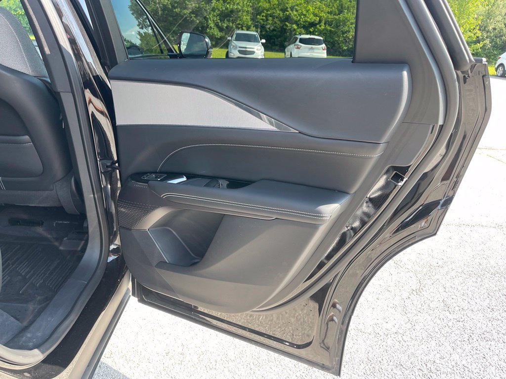 Certified 2024 Cadillac Lyriq Tech AWD/4WD image 18