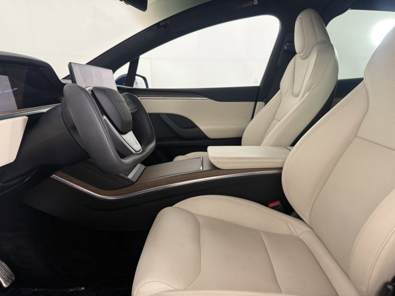 Used 2022 Tesla Model X image 15