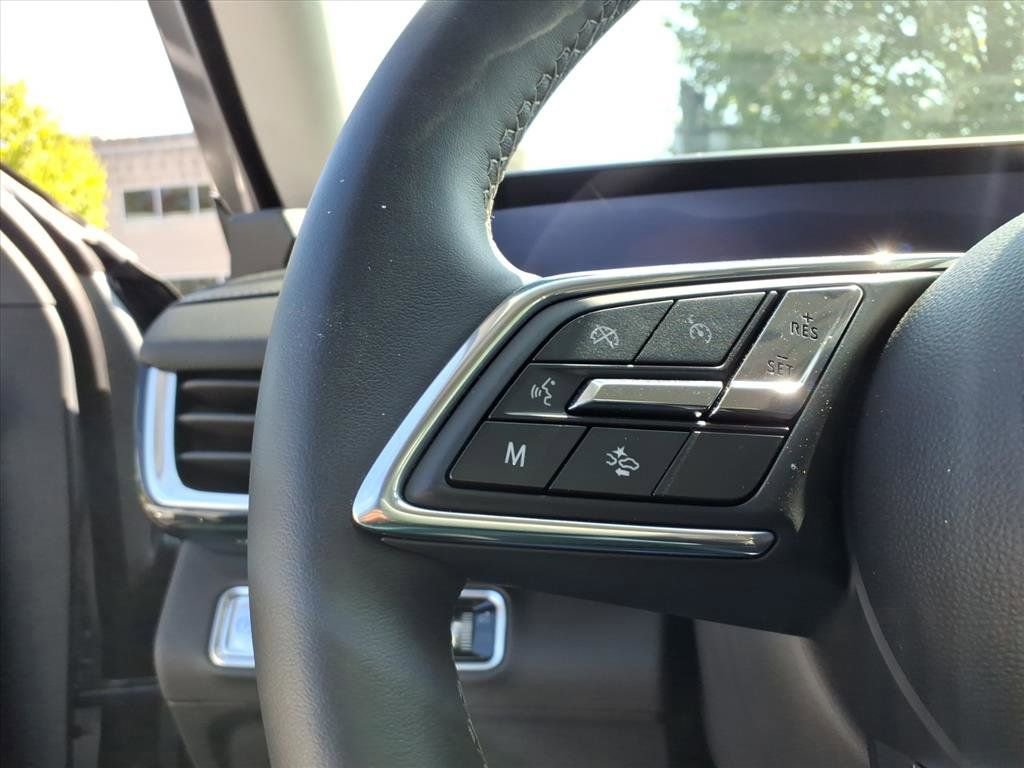 Used 2025 Buick Envision Preferred image 13