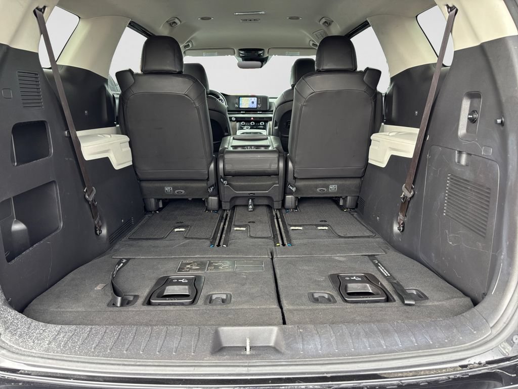 Used 2024 Kia Carnival LX FWD image 45