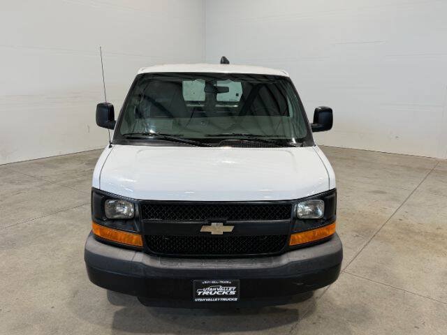 Used 2012 Chevrolet Express 2500 w/ Cold Climate Package RWD image 4