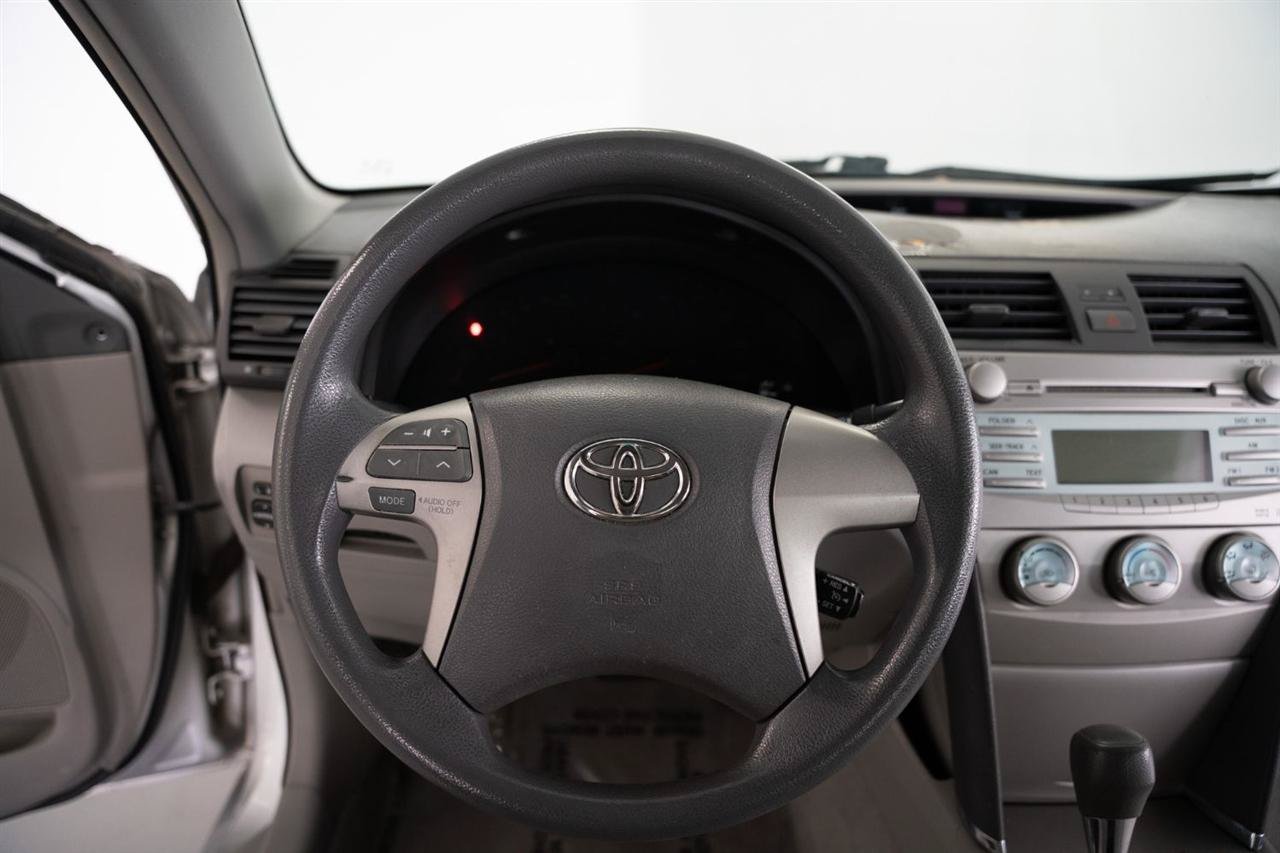 Used 2009 Toyota Camry FWD image 14