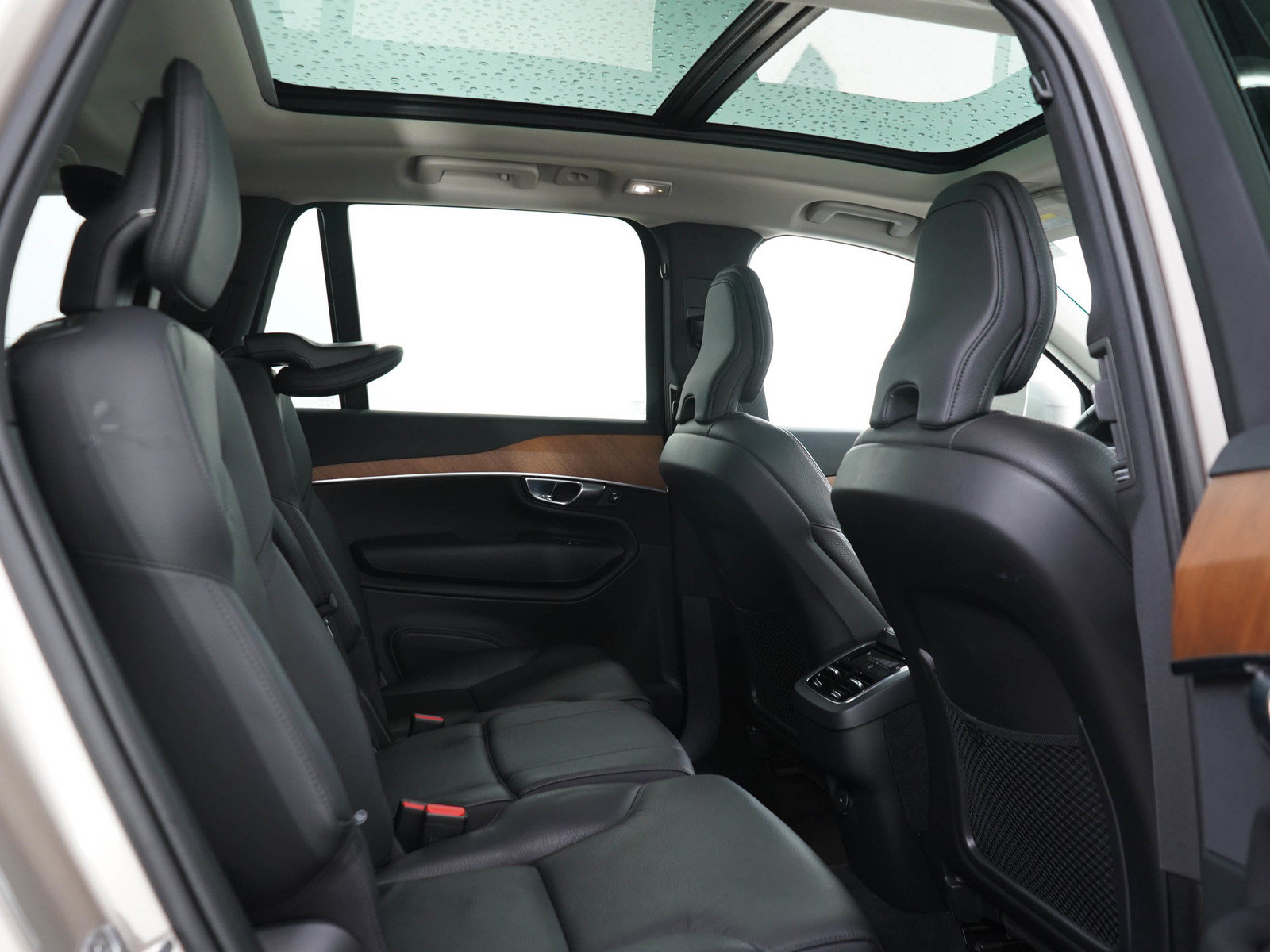 Used 2023 Volvo XC90 B6 Plus AWD/4WD image 14