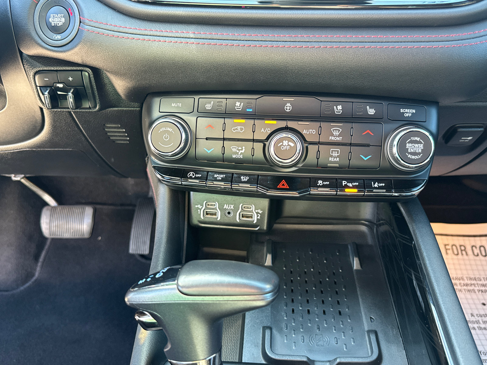 Used 2025 Dodge Durango GT AWD/4WD image 14