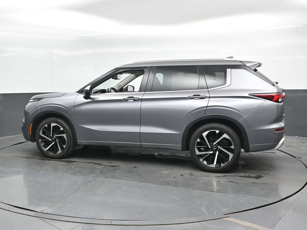 Used 2023 Mitsubishi Outlander SEL AWD/4WD image 8