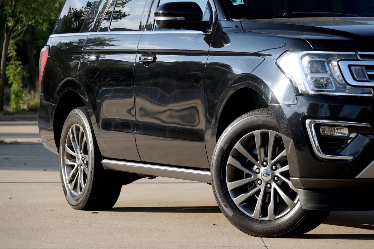 Used 2020 Ford Expedition Limited image 18