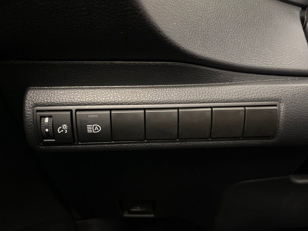 Certified 2024 Toyota Corolla LE image 28