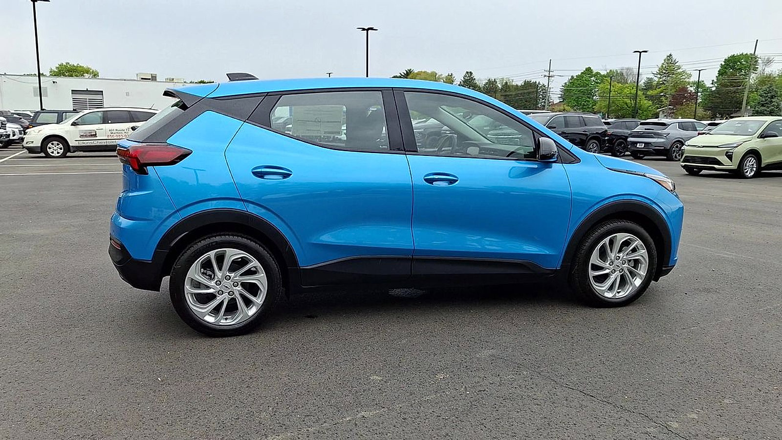 New 2027 Chevrolet Bolt LT w/ Comfort Package FWD image 3