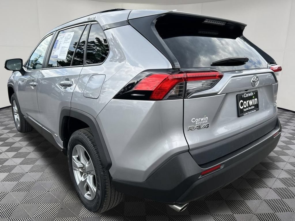 Used 2025 Toyota RAV4 XLE AWD/4WD image 5