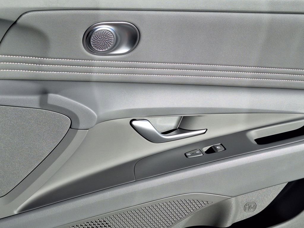 New 2025 Hyundai Elantra SEL image 26