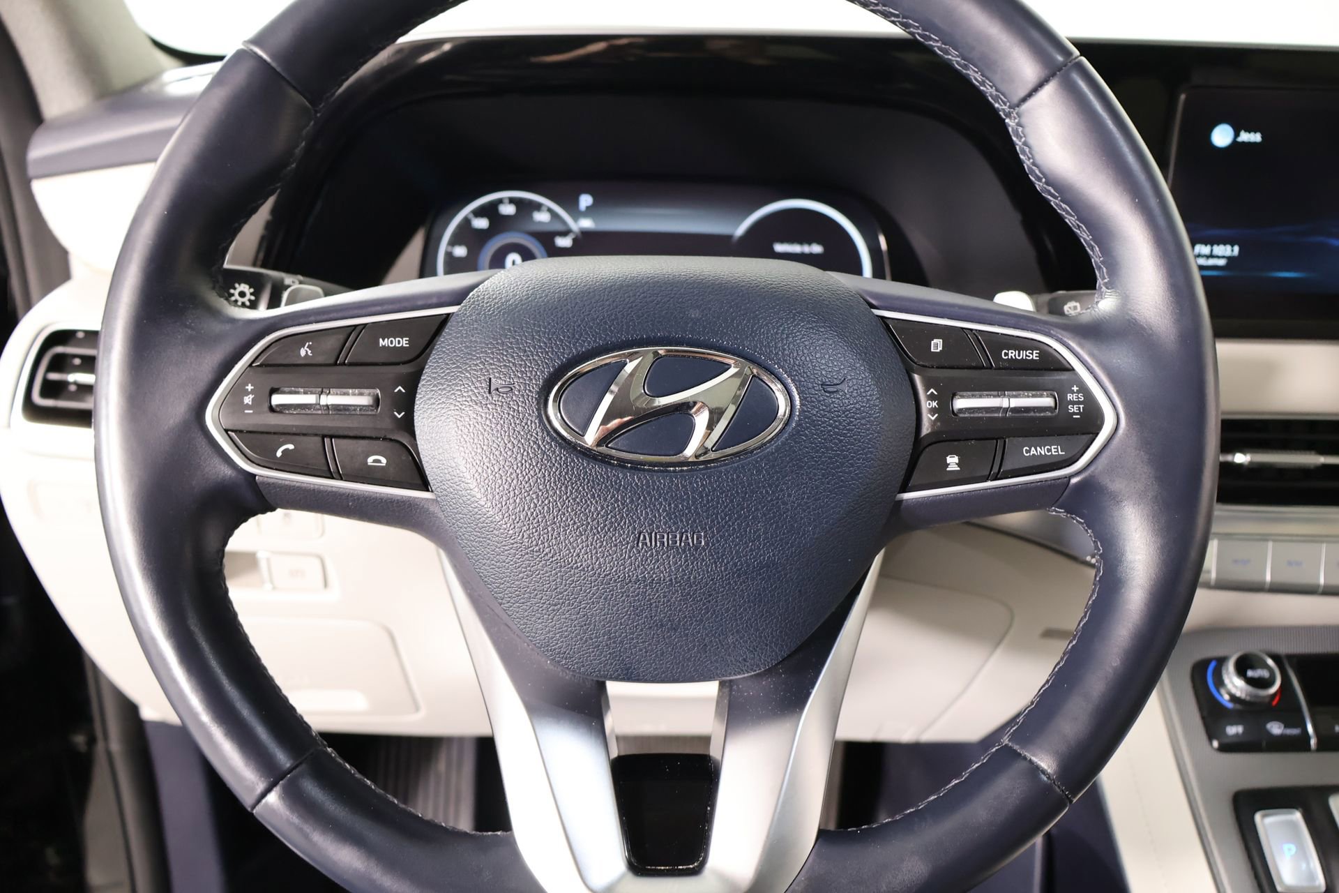 Used 2022 Hyundai Palisade Limited AWD/4WD image 3