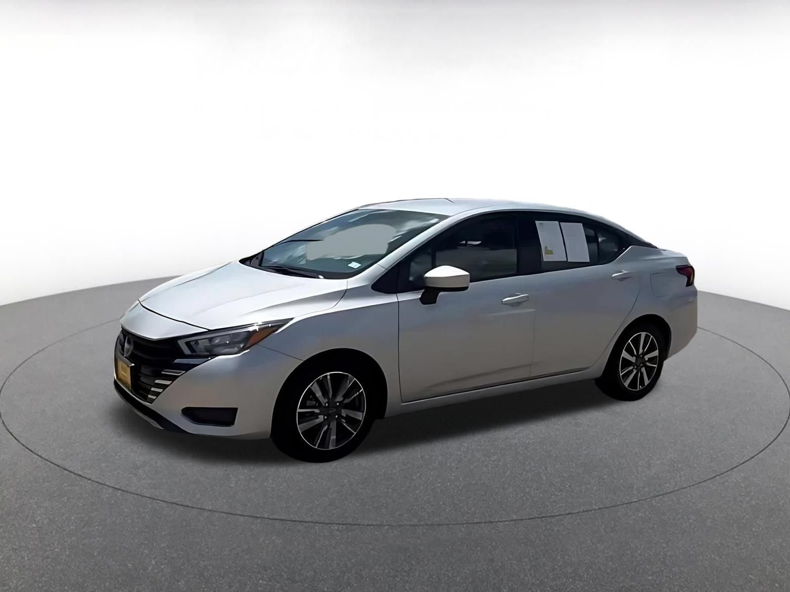 Used 2025 Nissan Versa SV FWD image 8