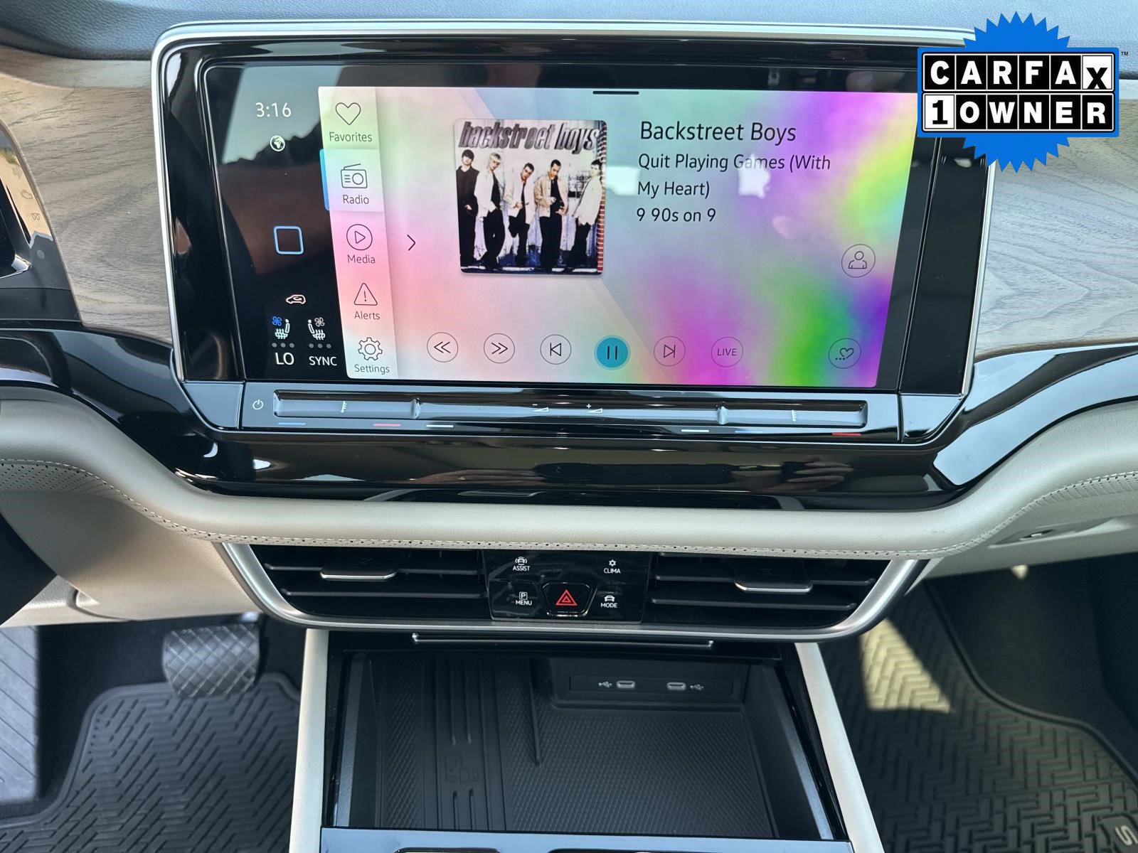 Used 2025 Volkswagen Atlas SE FWD image 28