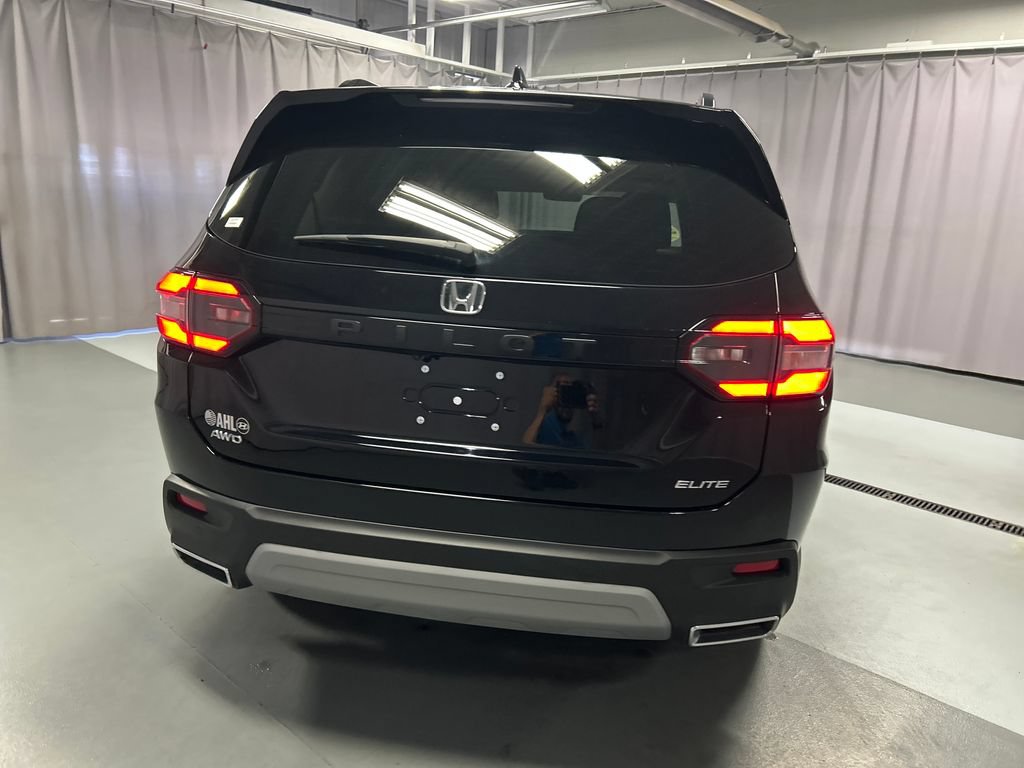 Used 2025 Honda Pilot Elite image 6