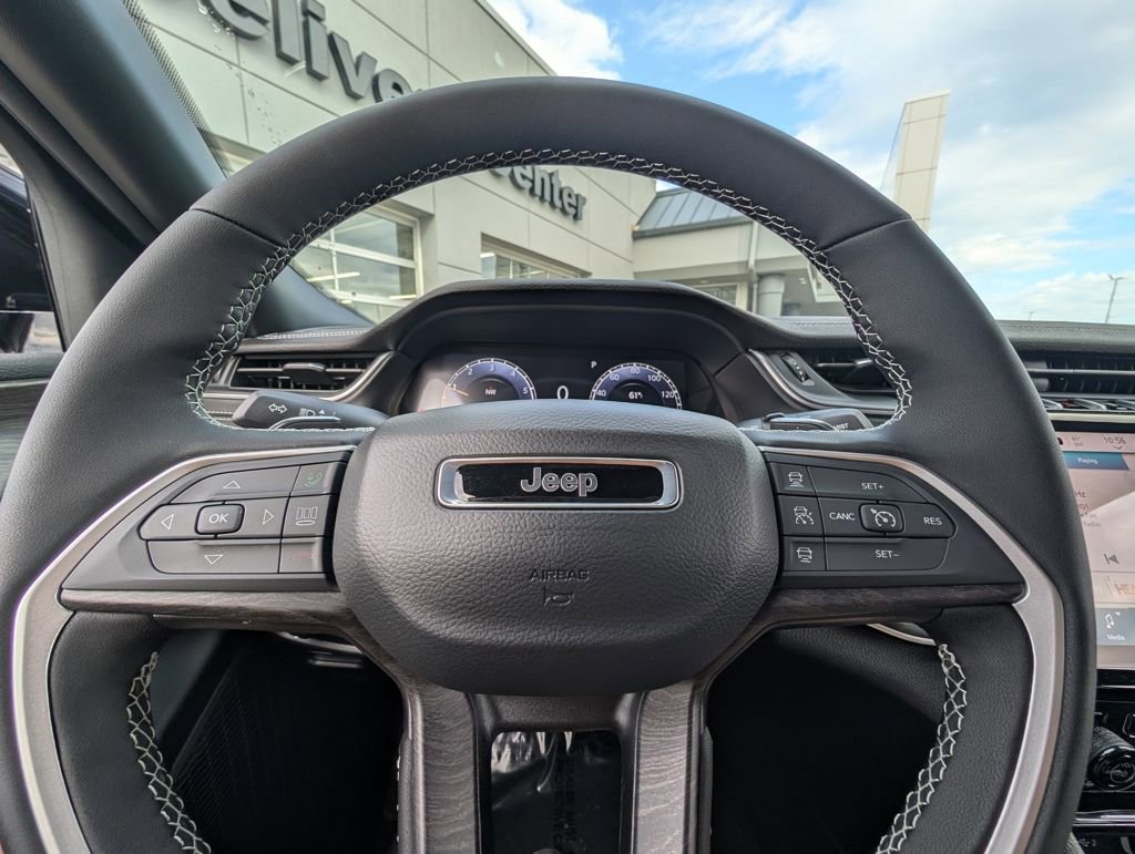 New 2025 Jeep Grand Cherokee Limited image 18