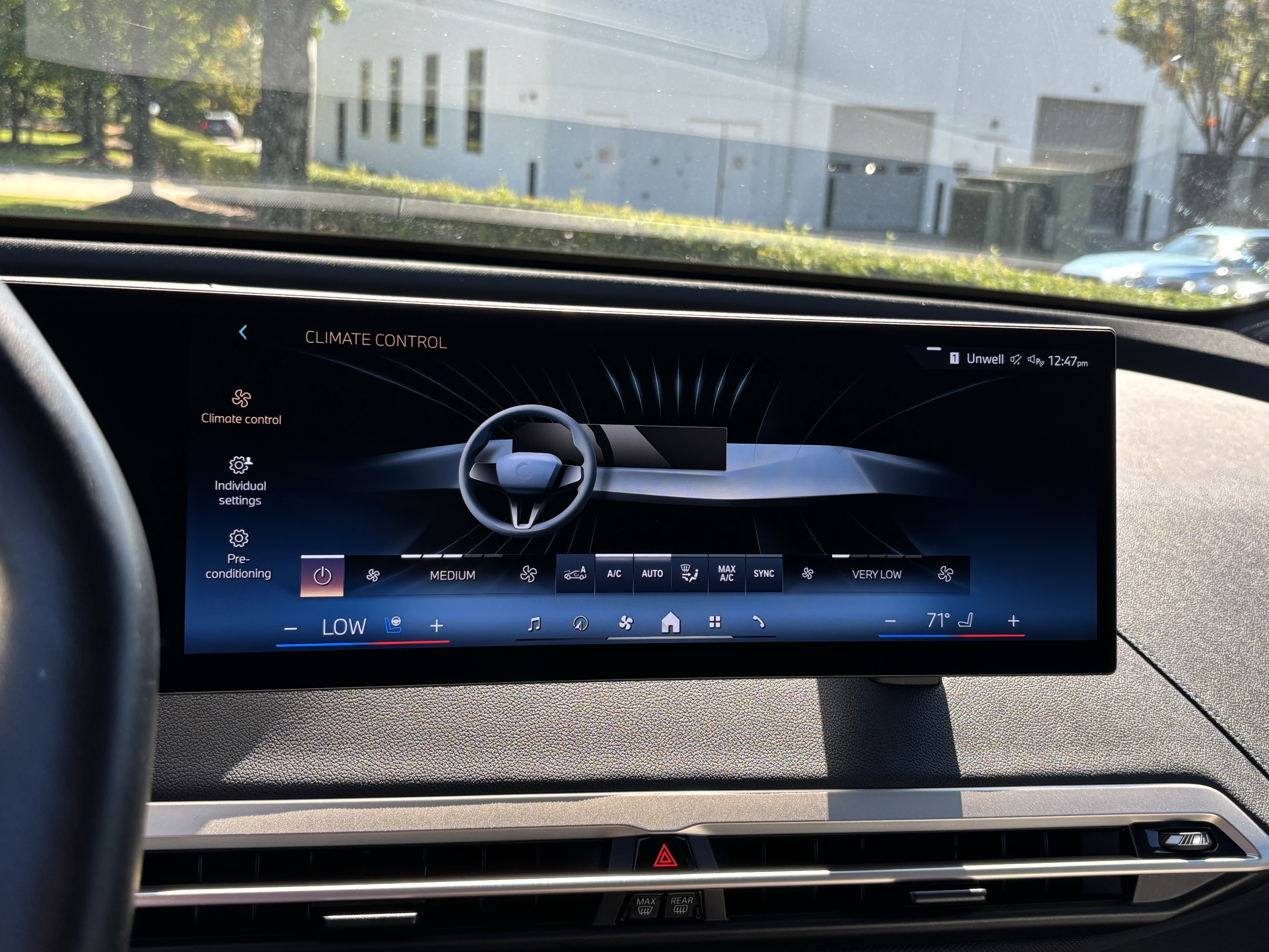 Certified 2024 BMW iX xDrive50 w/ Premium Package AWD/4WD image 29