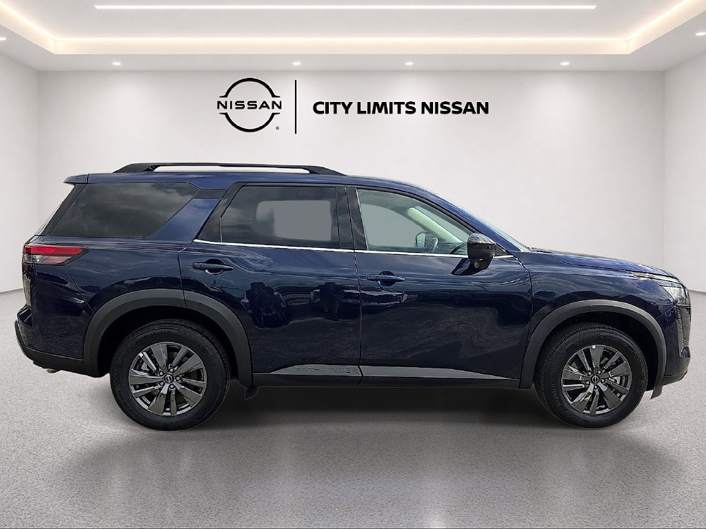 Used 2026 Nissan Pathfinder SV FWD image 4