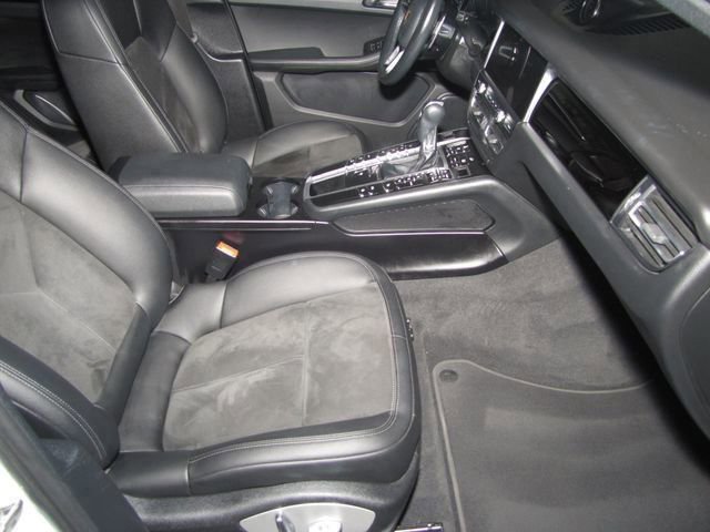 Used 2021 Porsche Macan AWD/4WD image 21