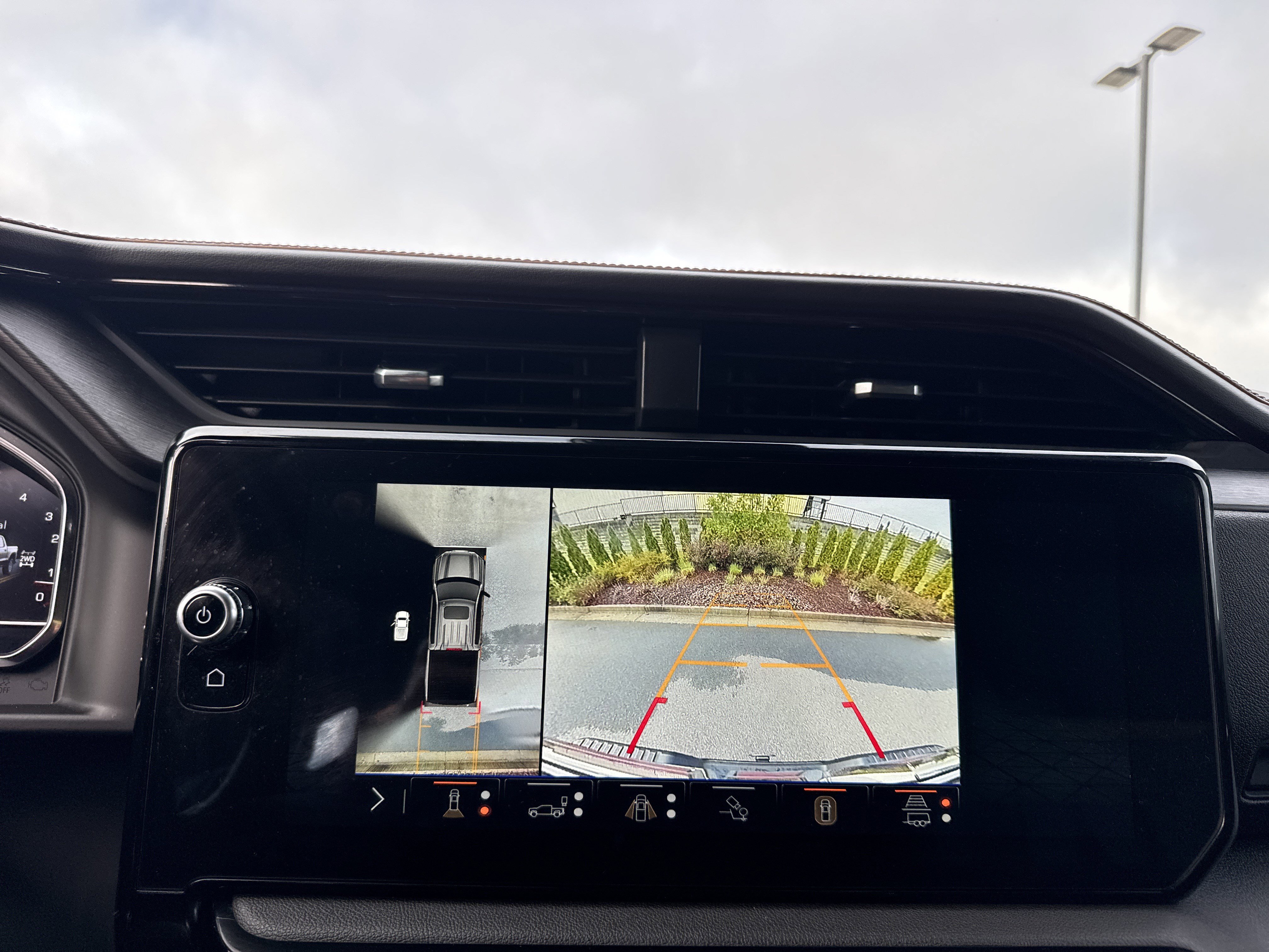 Used 2025 GMC Sierra 1500 AT4 w/ AT4 Premium Package image 26