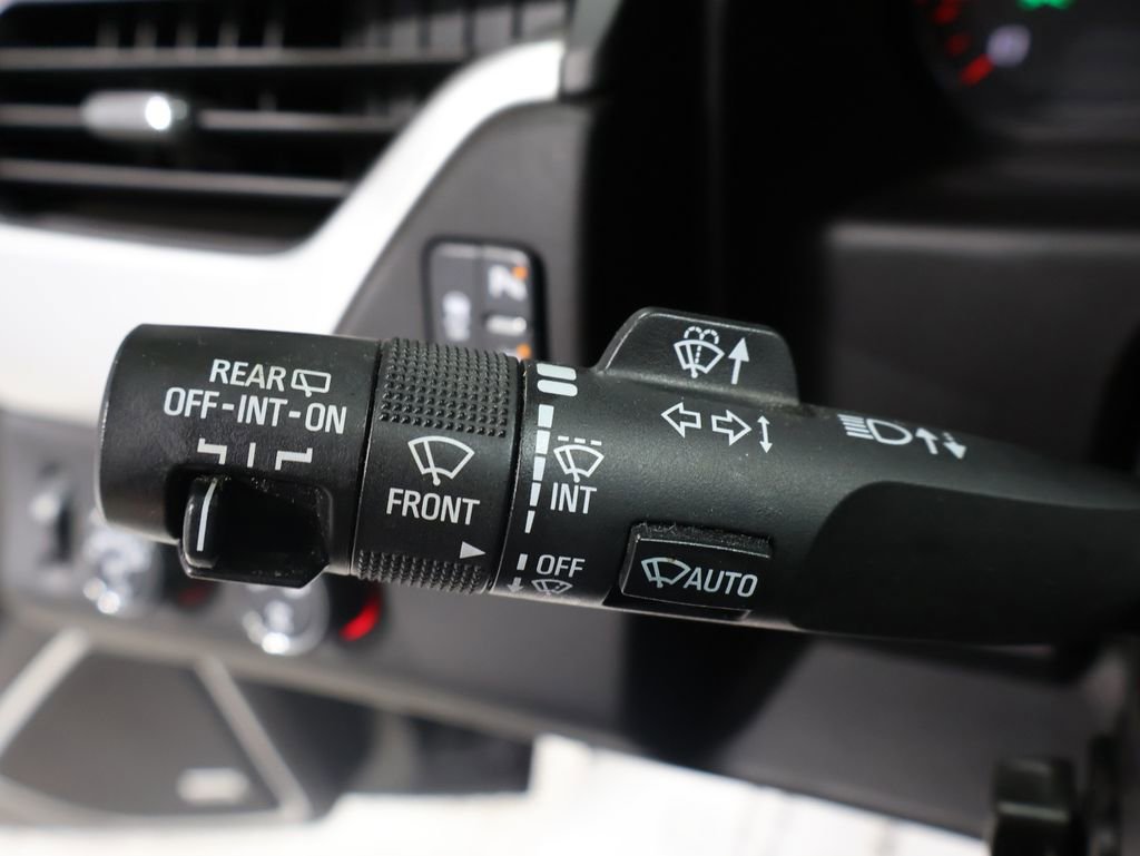 Used 2016 GMC Yukon SLT image 41