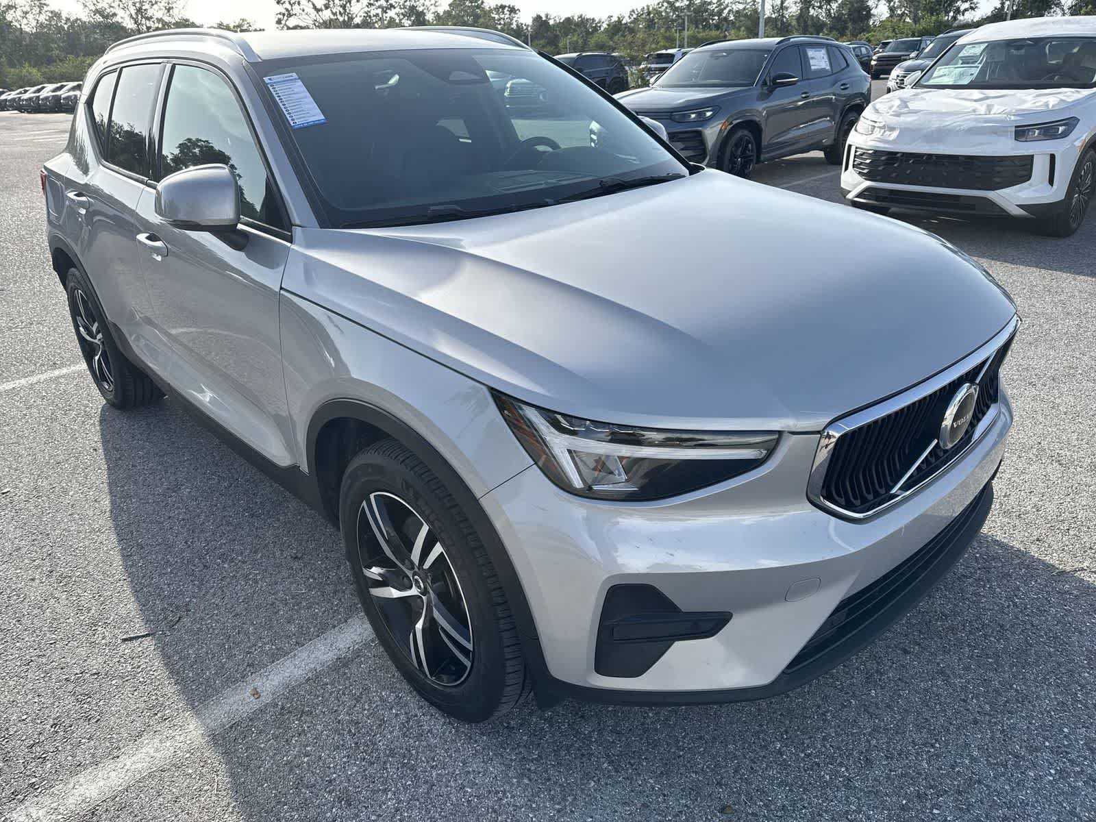 Used 2023 Volvo XC40 B4 Core w/ Convenience Package FWD image 16