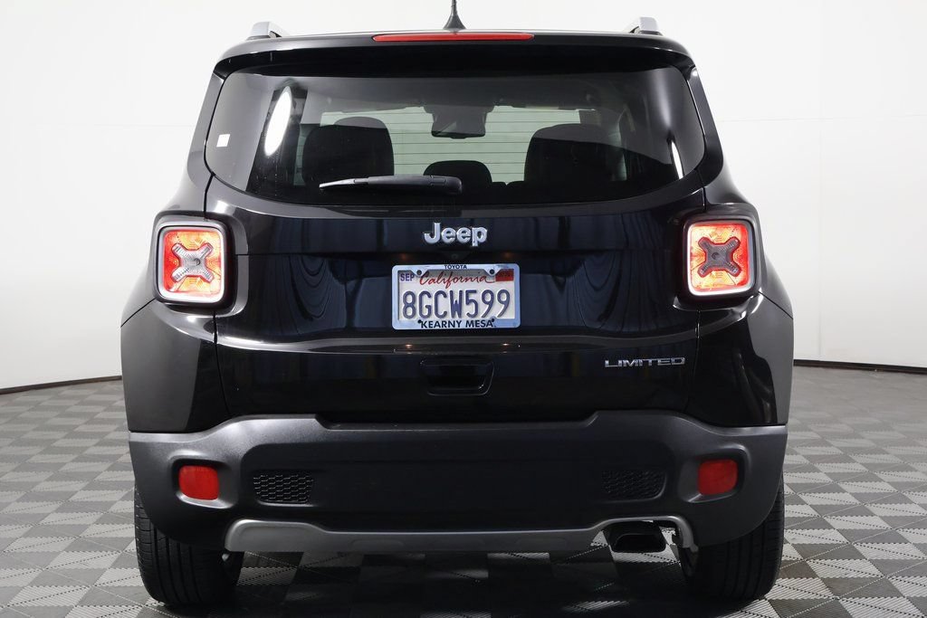Used 2018 Jeep Renegade Limited w/ UConnect 8.4 Nav Group FWD image 5
