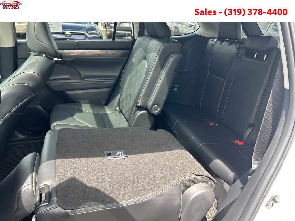 Certified 2024 Toyota Highlander Platinum AWD/4WD image 25