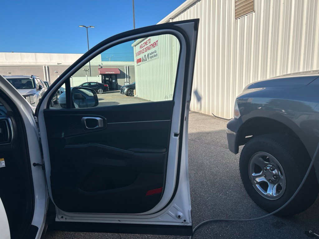 Certified 2026 Kia Sorento LX FWD image 23
