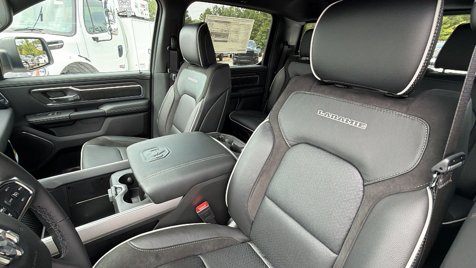 New 2027 RAM 1500 Laramie AWD/4WD image 17