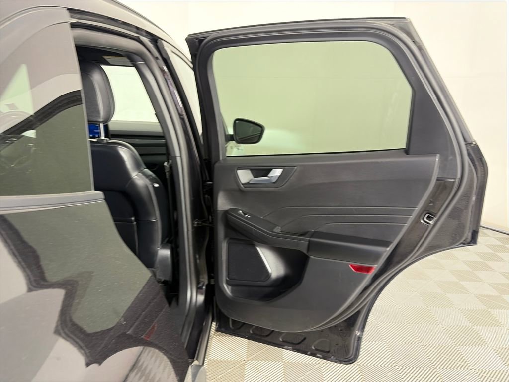 Certified 2025 Ford Escape ST-Line Select image 28