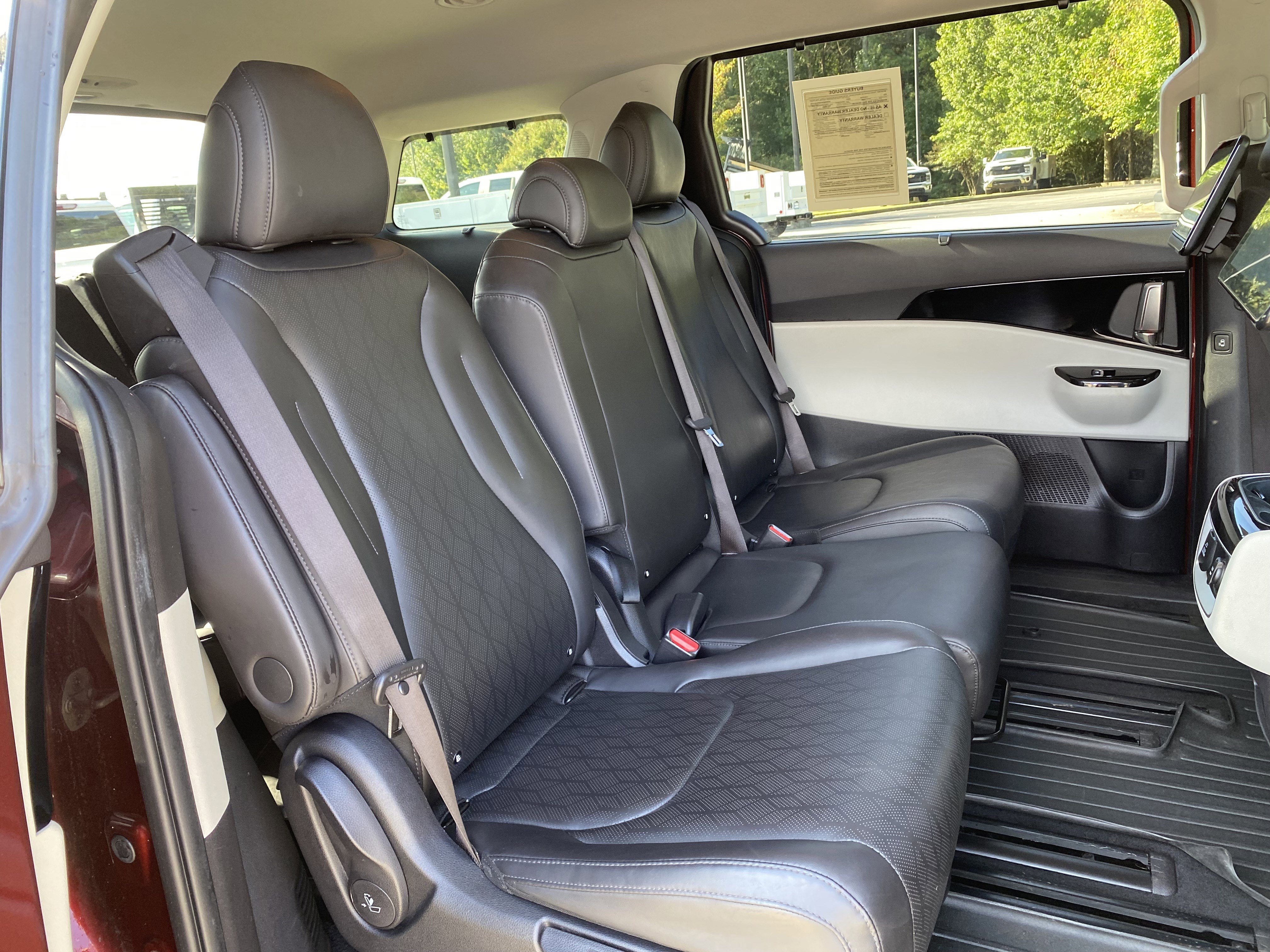 Used 2023 Kia Carnival SX image 33