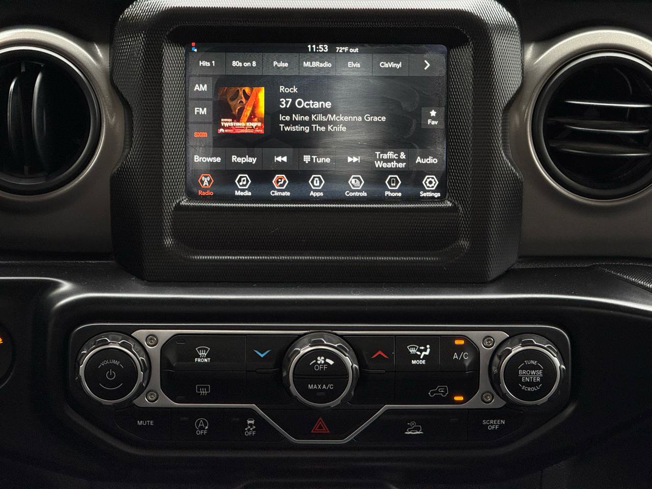 Used 2022 Jeep Gladiator Sport AWD/4WD image 19