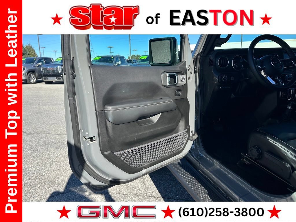Used 2023 Jeep Wrangler Unlimited Sahara w/ Cold Weather Group AWD/4WD image 19