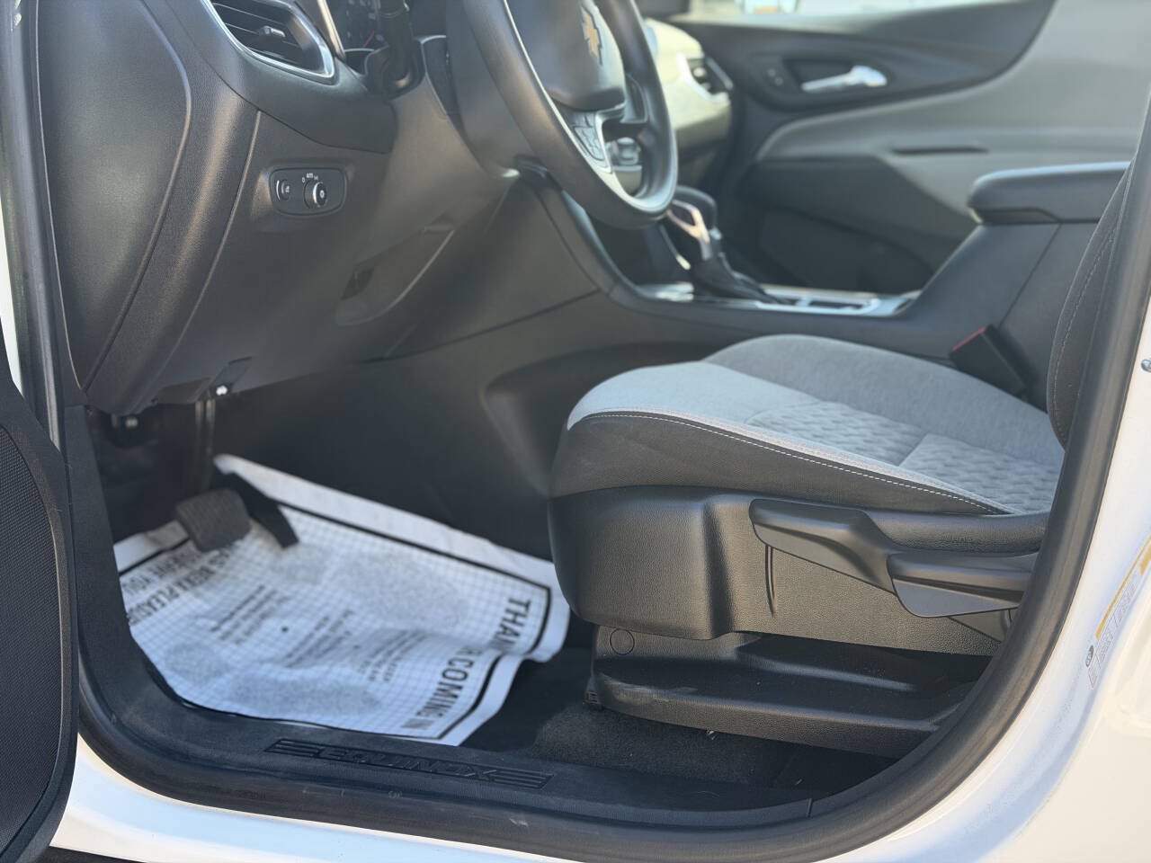 Used 2023 Chevrolet Equinox LS w/ Sport Edition FWD image 13