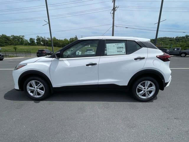 New 2025 Nissan Kicks Play S image 8
