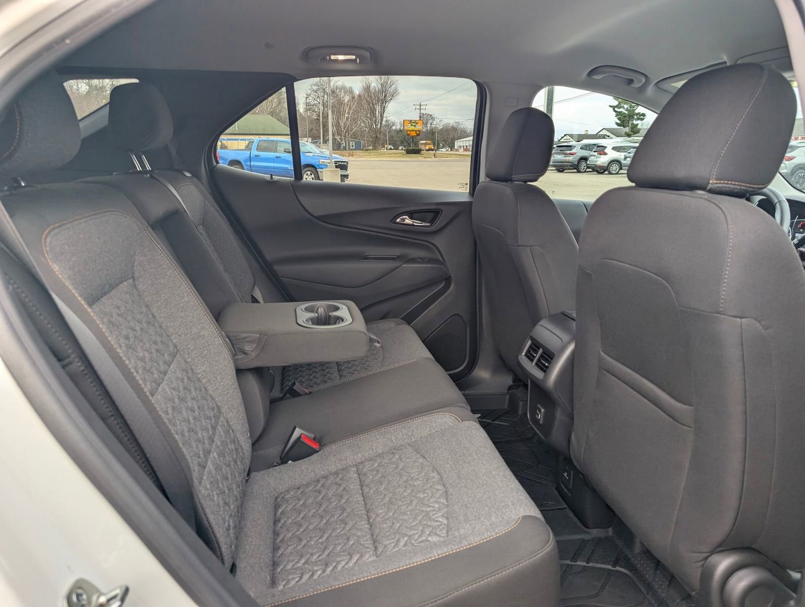 Used 2024 Chevrolet Equinox LT image 33