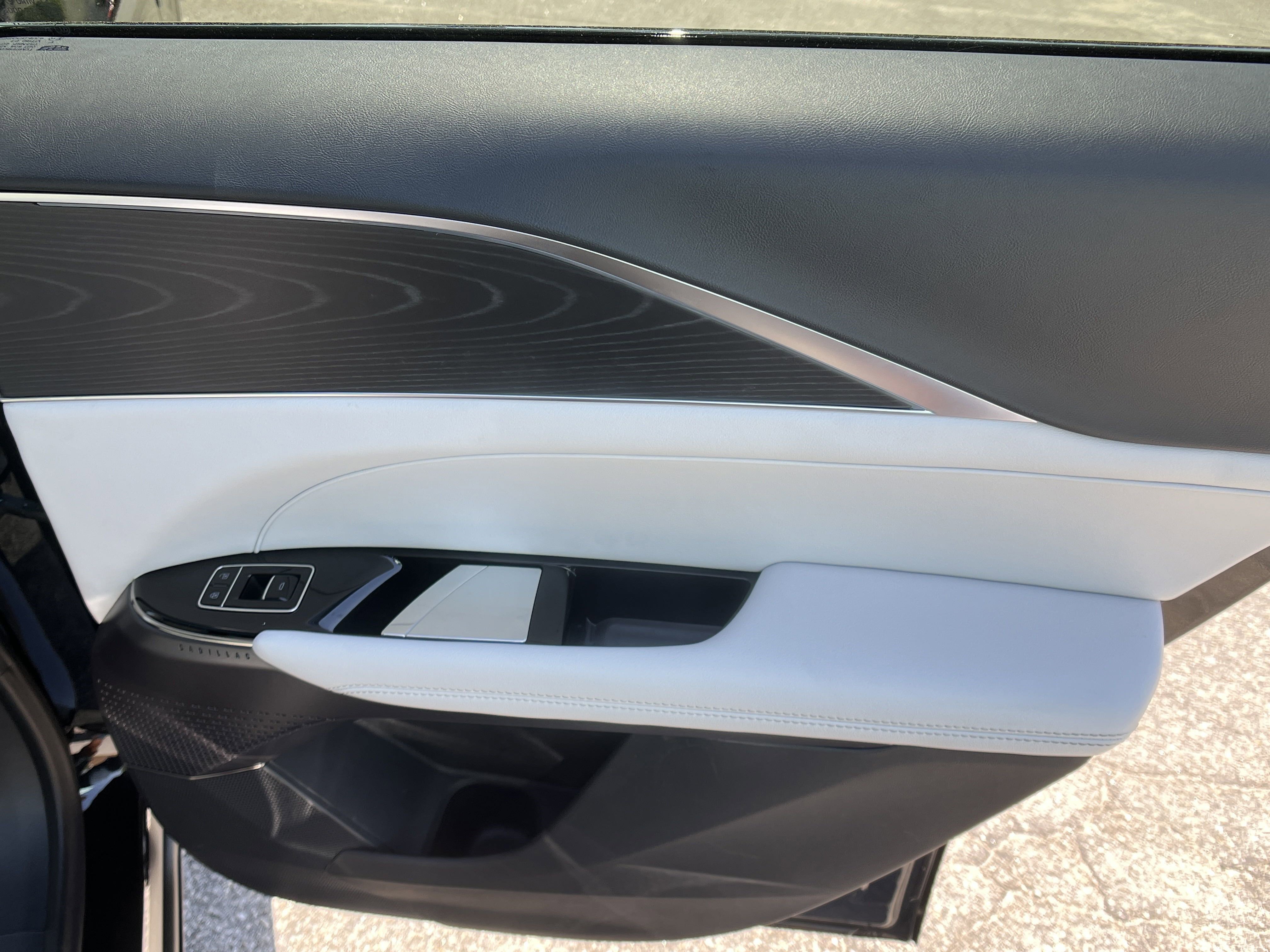 New 2025 Cadillac Lyriq Luxury image 18