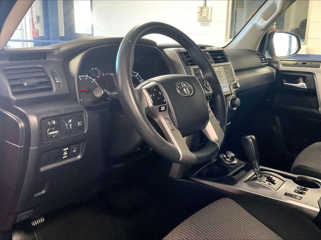 Used 2022 Toyota 4Runner SR5 AWD/4WD image 8