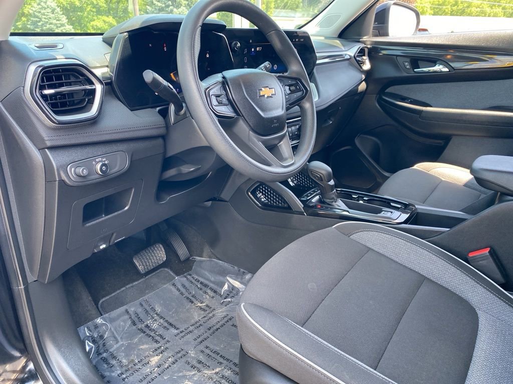 Used 2024 Chevrolet TrailBlazer LT w/ Driver Confidence Package image 17