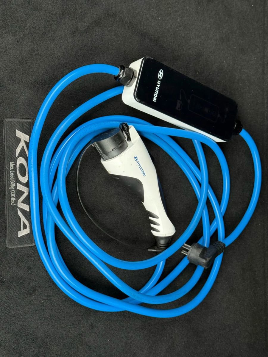 Used 2021 Hyundai Kona Limited w/ Cargo Package image 14