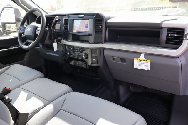 New 2026 Ford F550 4x4 Supercab Super Duty image 31