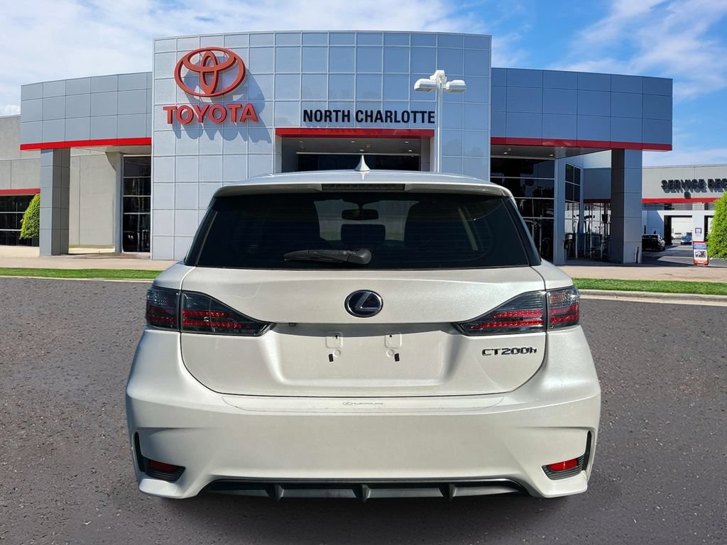 Used 2015 Lexus CT 200h w/ Seat Comfort Package FWD image 5