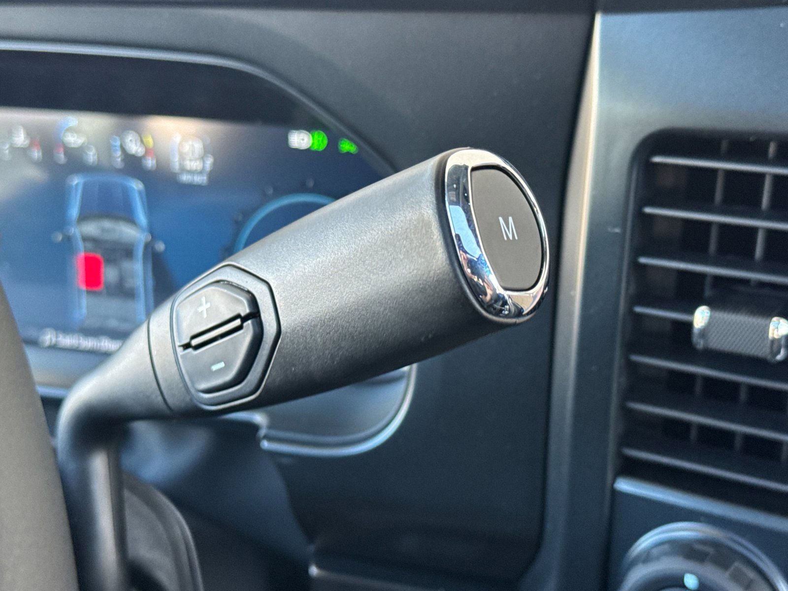 New 2026 Ford F250 Lariat w/ Black Appearance Package image 24