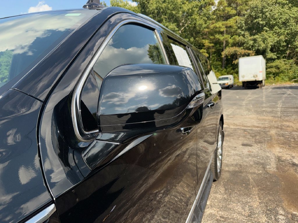 Used 2024 GMC Yukon XL Denali AWD/4WD image 11