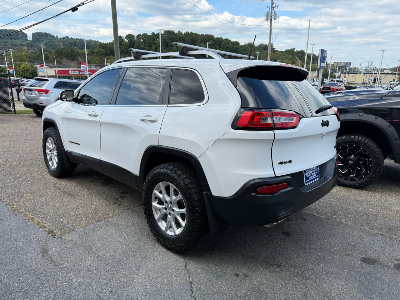 Used 2018 Jeep Cherokee Latitude Plus w/ Comfort/Convenience Group image 6