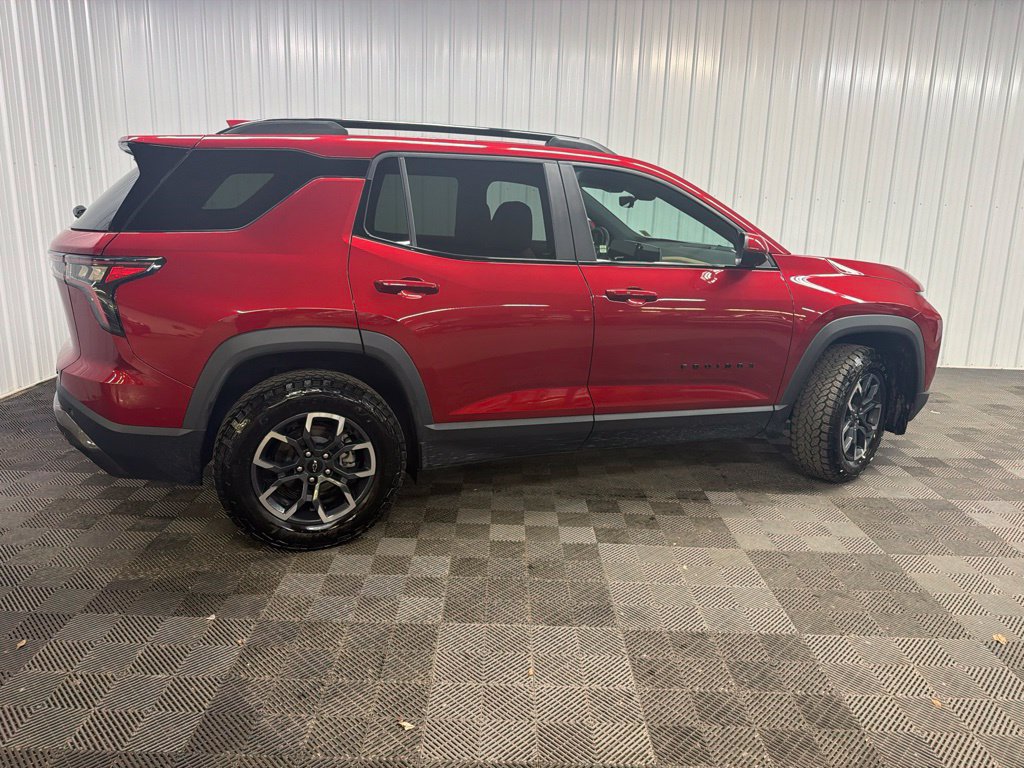 Used 2025 Chevrolet Equinox ACTIV w/ Safety and Technology Package AWD/4WD image 3