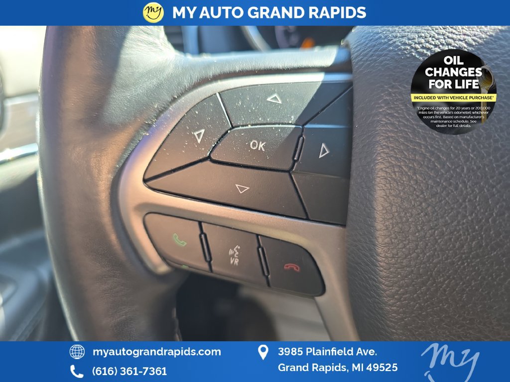 Used 2020 Jeep Grand Cherokee Overland AWD/4WD image 15