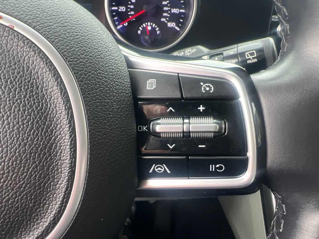 Certified 2022 Kia Carnival LX FWD image 52
