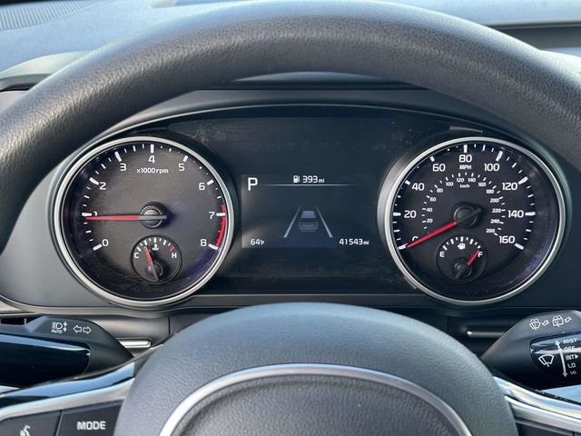 Used 2023 Kia Carnival LX image 16